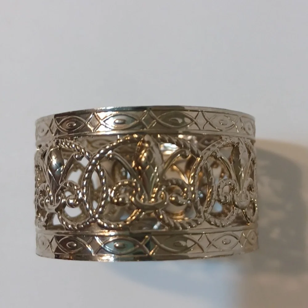 Vintage Kemp and Beatley Fleur Delis Filigree Napkin Ring Set of 6 L@@K!